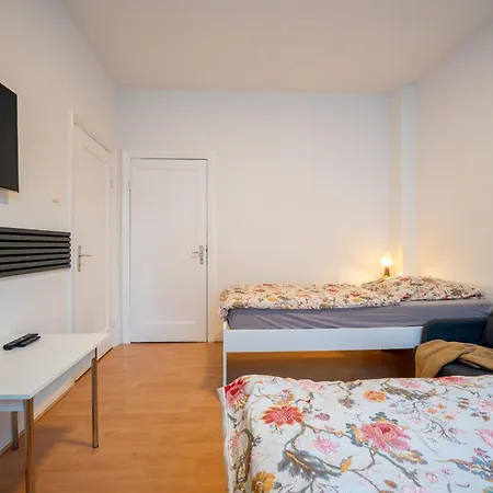 Апартаменти Komfort Bis 5 Personen *